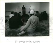 1991 Press Photo New York-Ali Abdul Malik speaks to group of Islamic followers