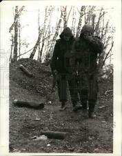 1994 Press Photo Bosnian Serbian Soldiers At a Firing Site On Muslim Enclave